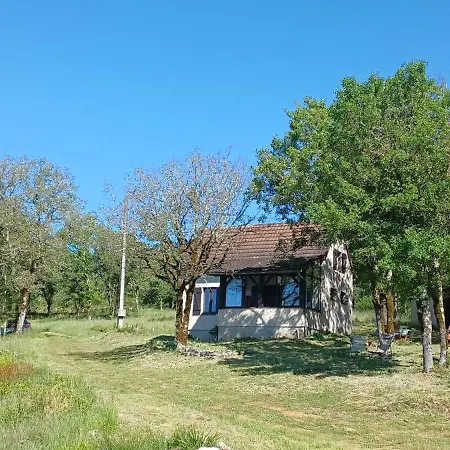 Maison Au Calme Avec Vue Splendide Dans La Vallee Du Cele Casa de Férias *