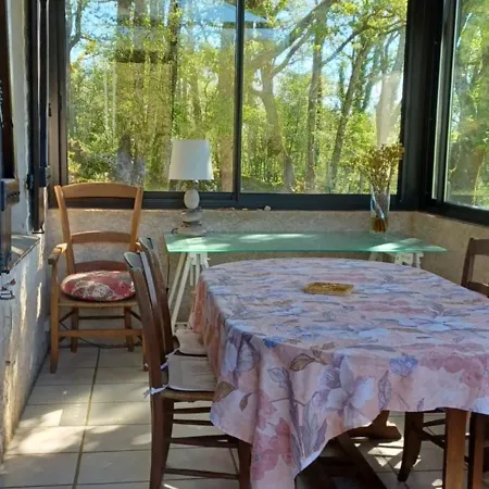 펜션 Maison Au Calme Avec Vue Splendide Dans La Vallee Du Cele *